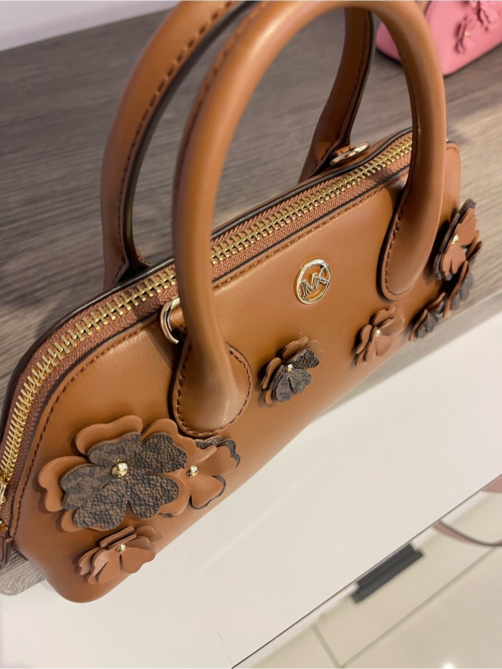 MICHAEL KORS Petra Sm Signature Logo Floral Embellished Crossbody
Luggage
NWT - Picture 6 of 15